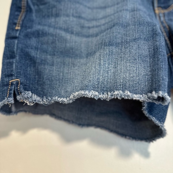 SO Shortie Denim Shorts Sz: 9 Cutoff Raw Hem. 5 Pocket. Stretch. Dark Wash. - Picture 9 of 13